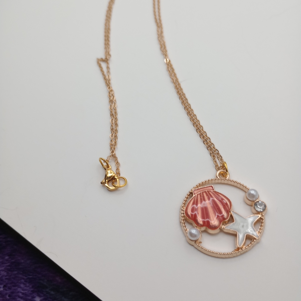 Gold Shell and Star Pendant Necklace